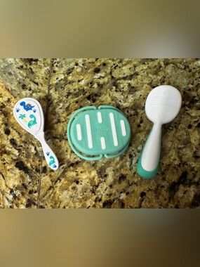 BABY HAIRBRUSH bundle / gently used / set of three